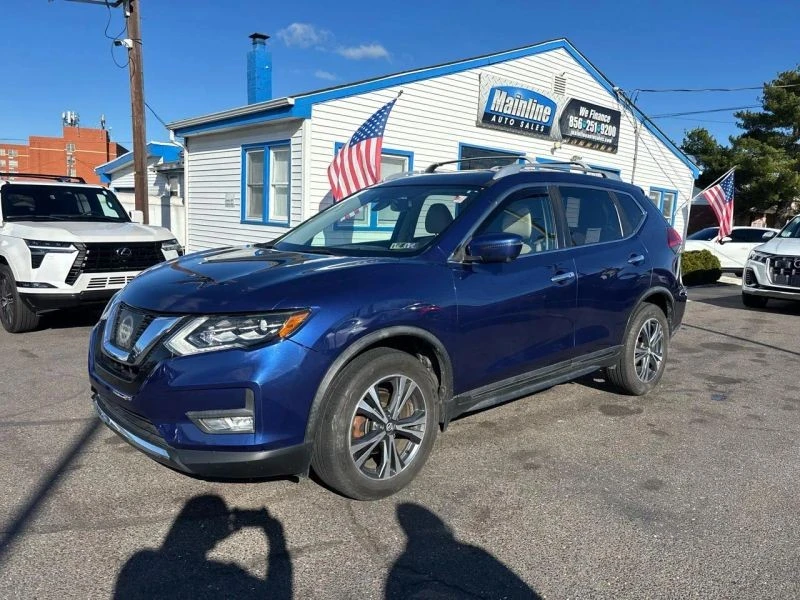 2017 Nissan Rogue - Image 2 of 12