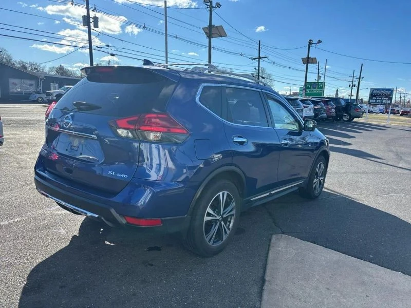 2017 Nissan Rogue - Image 8 of 12