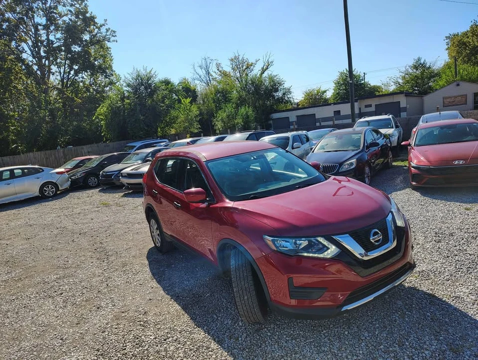 2017 Nissan Rogue - Image 8 of 20