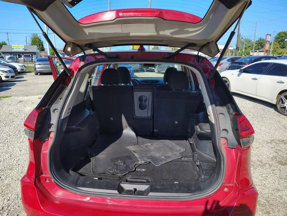 2017 Nissan Rogue - Image 12 of 20