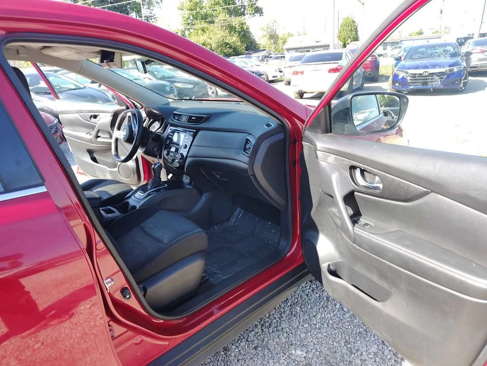 2017 Nissan Rogue - Image 16 of 20