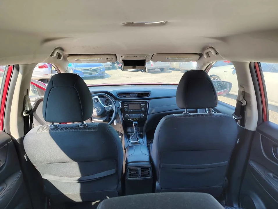 2017 Nissan Rogue - Image 13 of 20