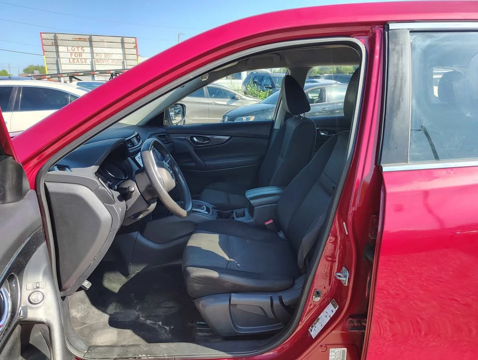 2017 Nissan Rogue - Image 10 of 20