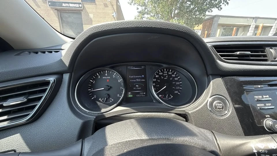2017 Nissan Rogue - Image 12 of 16