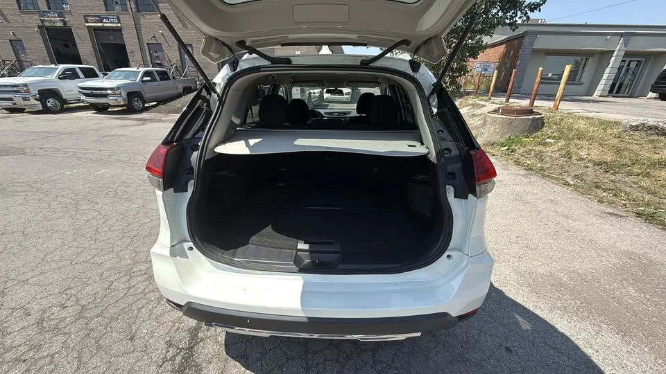 2017 Nissan Rogue - Image 14 of 16