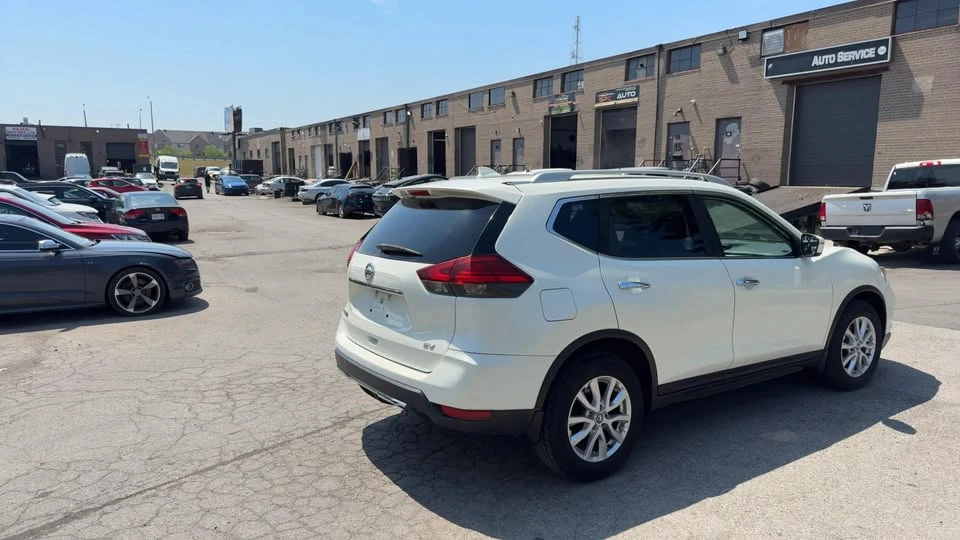 2017 Nissan Rogue - Image 4 of 16