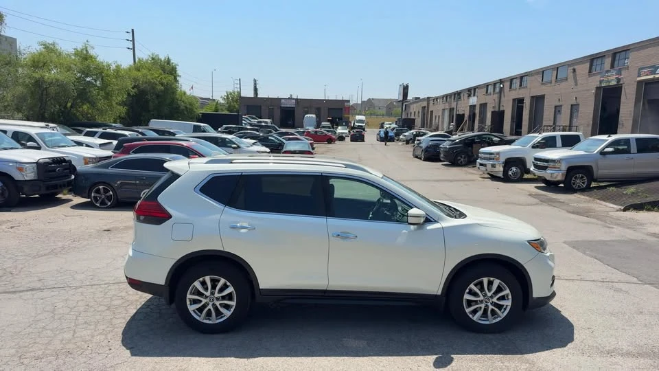 2017 Nissan Rogue - Image 5 of 16