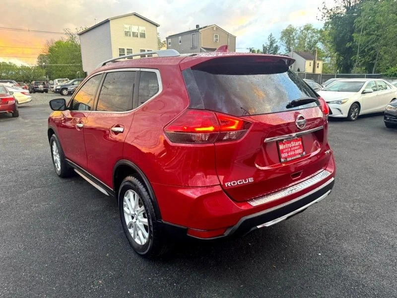 2017 Nissan Rogue - Image 5 of 12