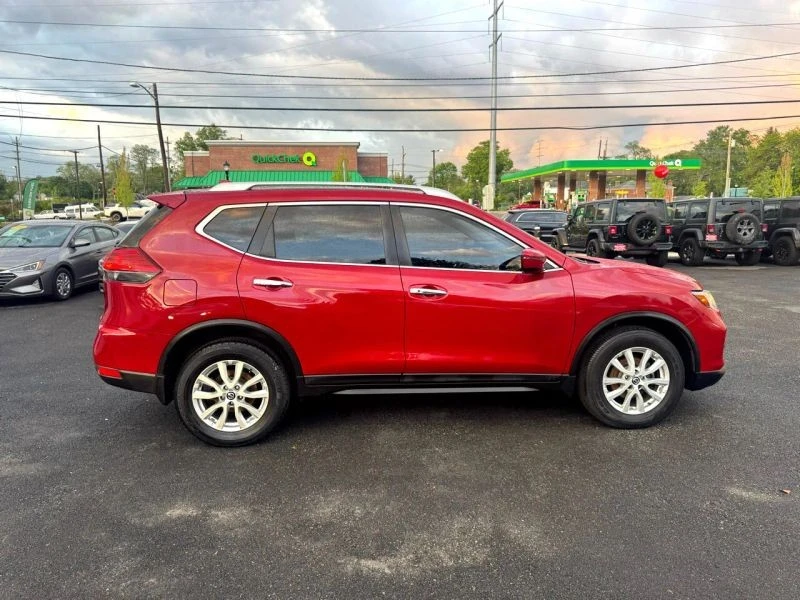 2017 Nissan Rogue - Image 8 of 12