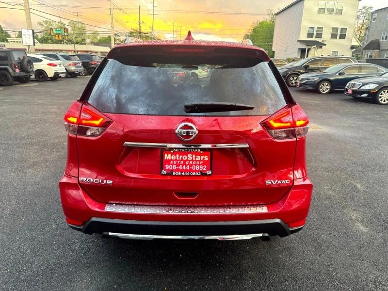 2017 Nissan Rogue - Image 6 of 12