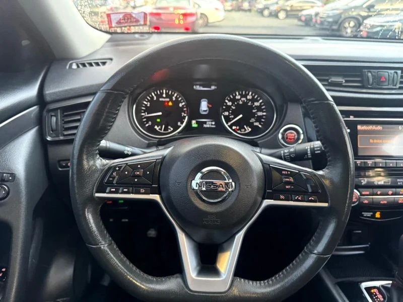 2017 Nissan Rogue - Image 10 of 12