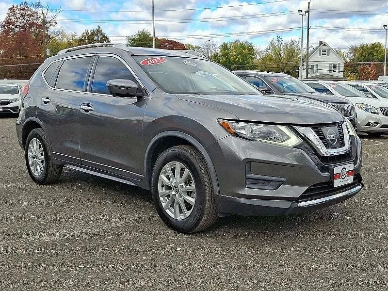 2017 Nissan Rogue - Image 2 of 12