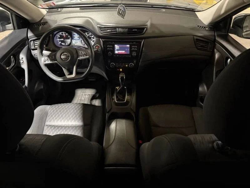 2017 Nissan Rogue - Image 8 of 12
