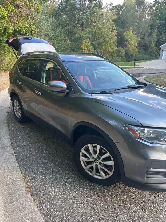 2017 Nissan Rogue - Image 8 of 20