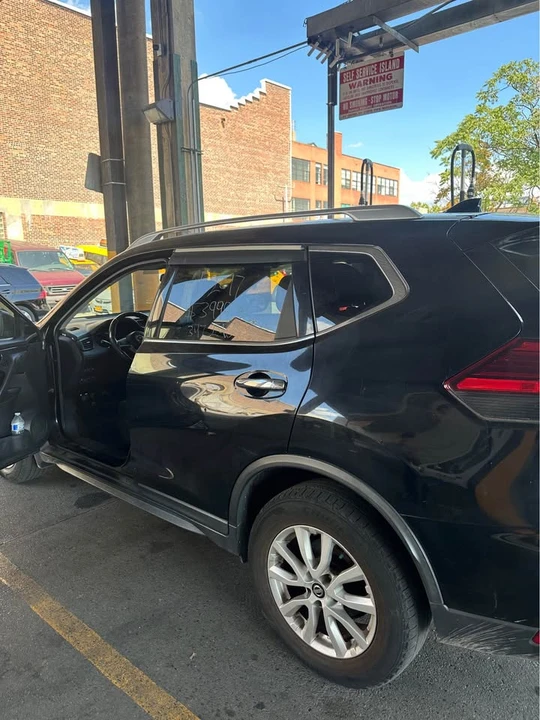2017 Nissan Rogue - Image 11 of 11