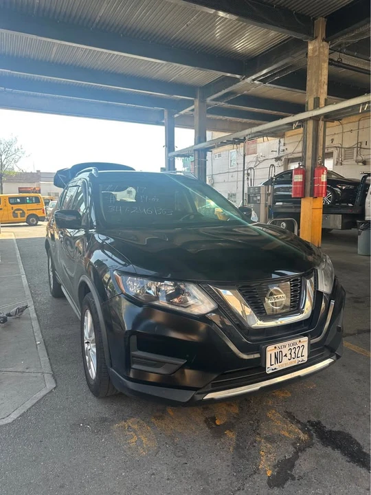2017 Nissan Rogue - Image 3 of 11