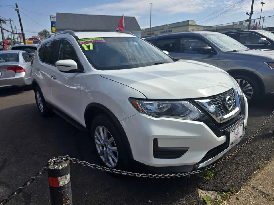 2017 Nissan Rogue - Image 4 of 6