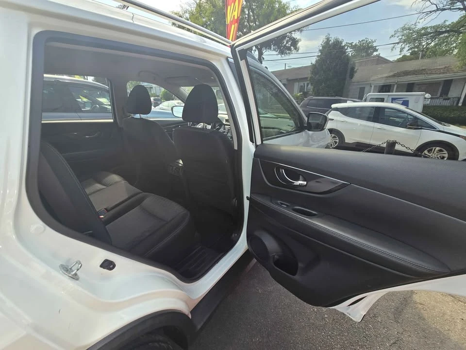 2017 Nissan Rogue - Image 5 of 6