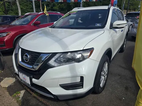 2017 Nissan Rogue SV Sport Utility 4D