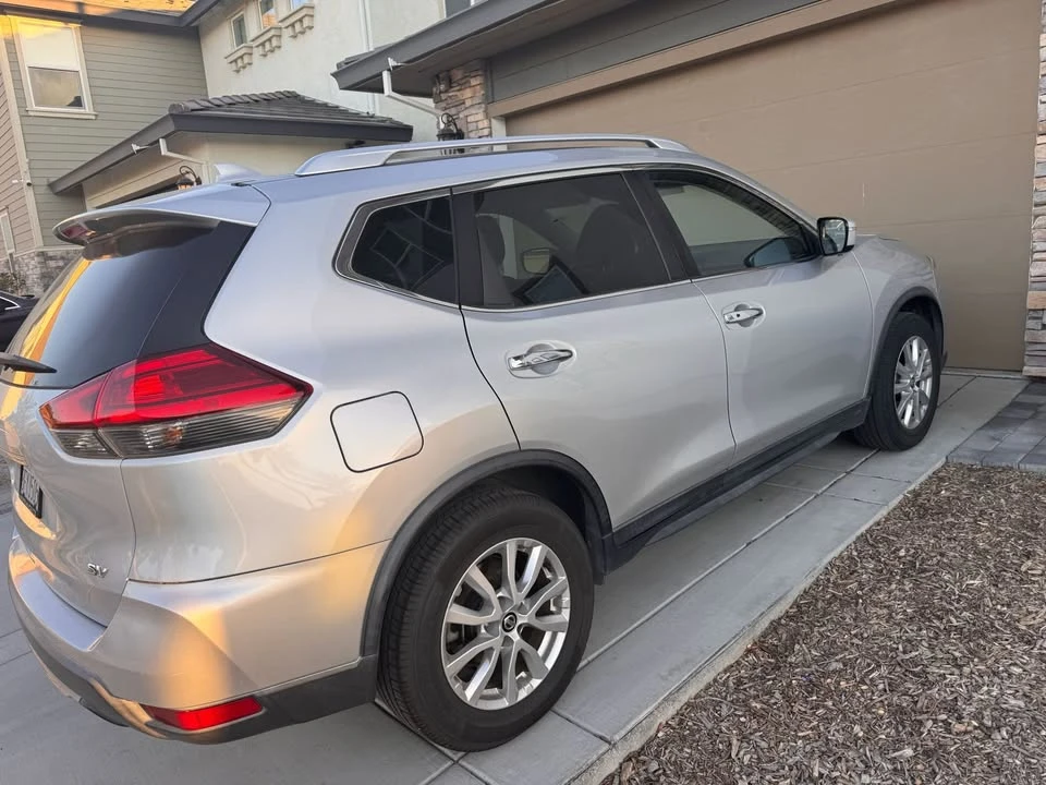 2017 Nissan Rogue - Image 2 of 8