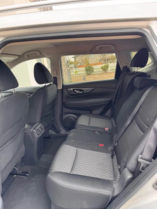 2017 Nissan Rogue - Image 7 of 8