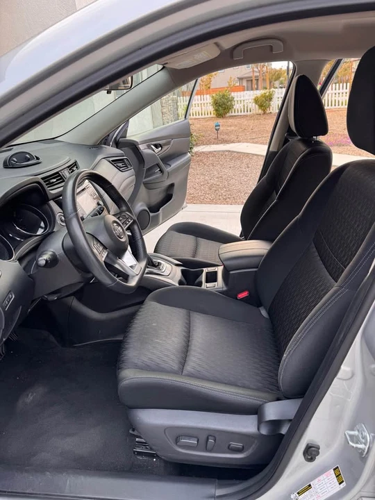 2017 Nissan Rogue - Image 3 of 8