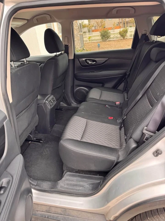 2017 Nissan Rogue - Image 8 of 8