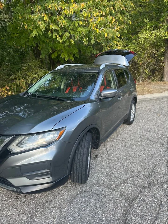 2017 Nissan Rogue - Image 2 of 20