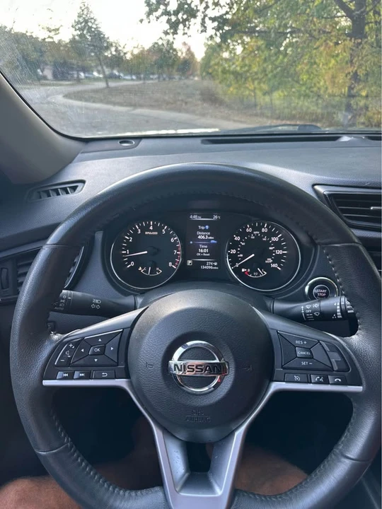 2017 Nissan Rogue - Image 17 of 20