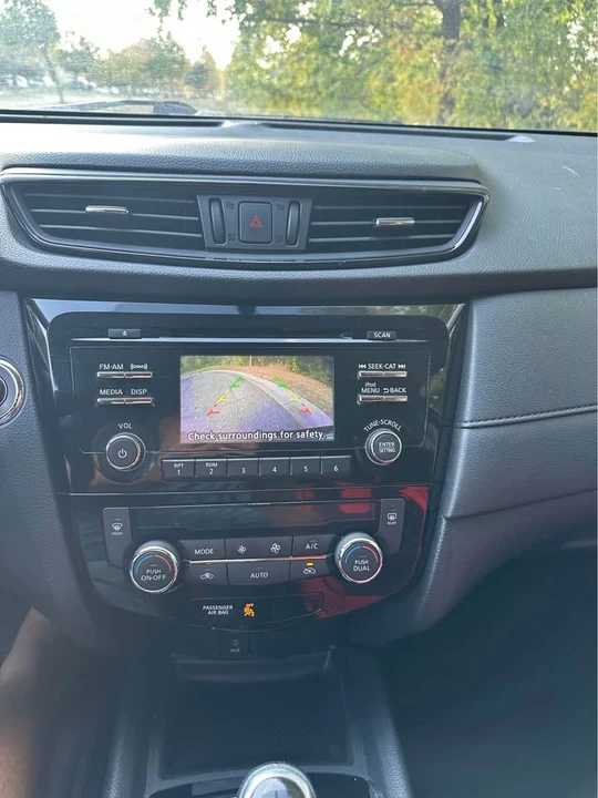 2017 Nissan Rogue - Image 19 of 20