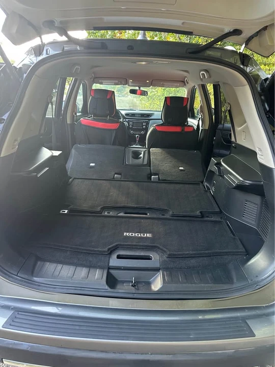 2017 Nissan Rogue - Image 11 of 20