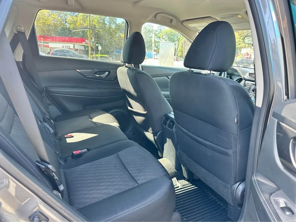 2017 Nissan Rogue - Image 15 of 20