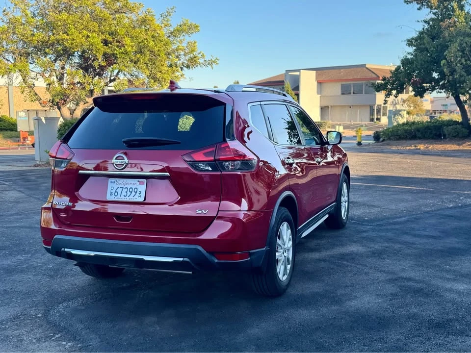 2017 Nissan Rogue - Image 6 of 17