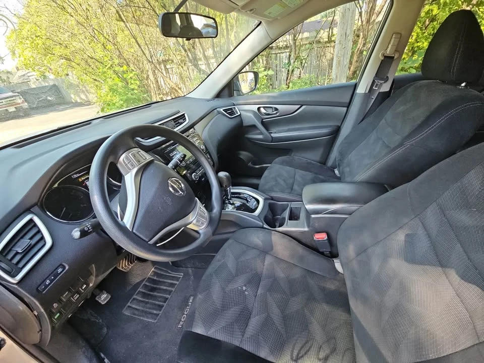 2017 Nissan Rogue - Image 8 of 15