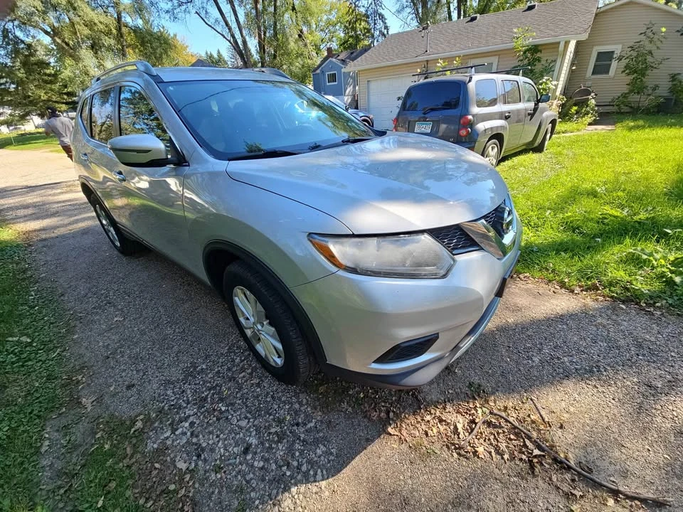 2017 Nissan Rogue - Image 6 of 15