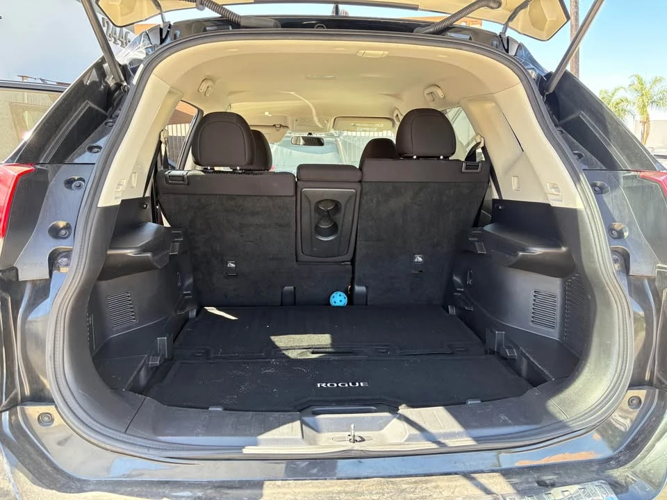 2017 Nissan Rogue - Image 7 of 13