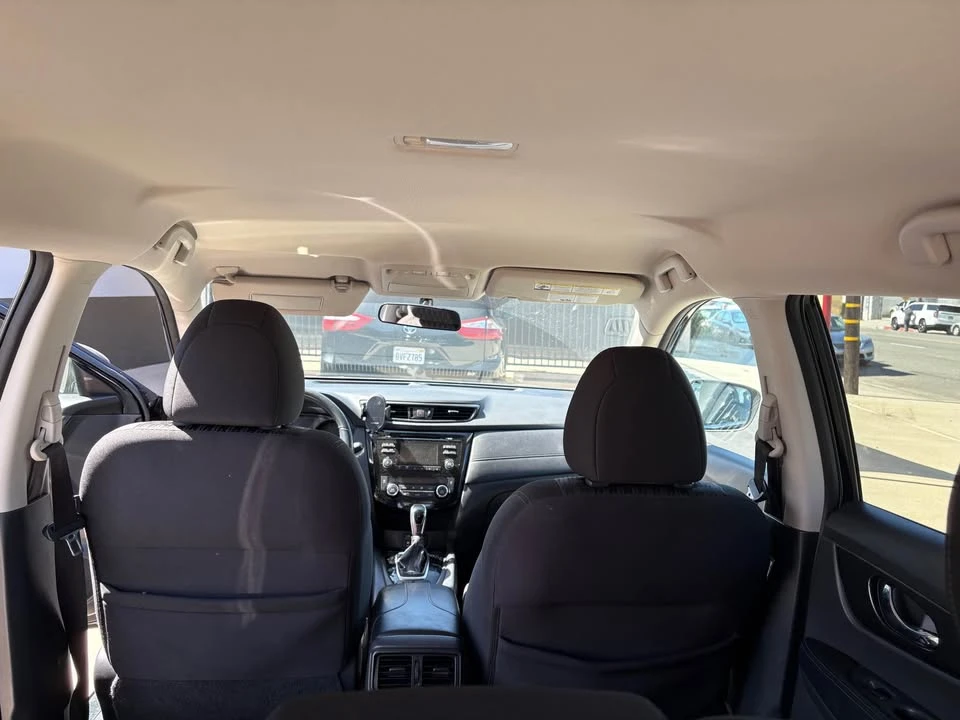 2017 Nissan Rogue - Image 12 of 13
