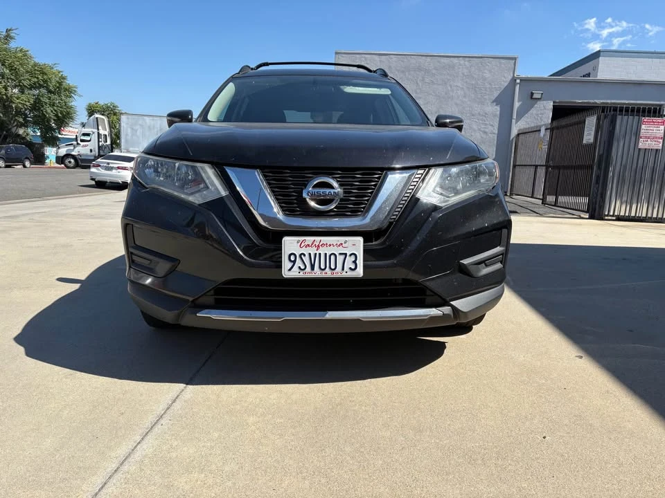 2017 Nissan Rogue - Image 4 of 13