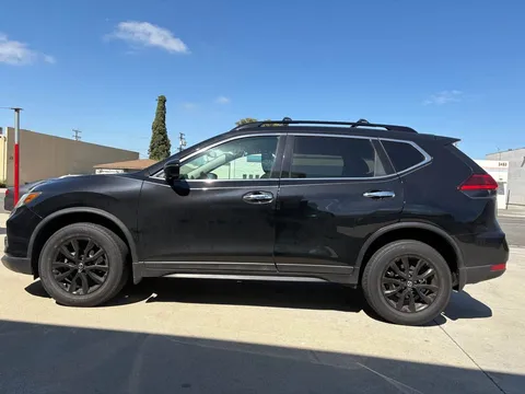 2017 Nissan Rogue SV Sport Utility 4D