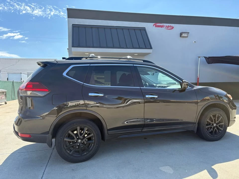 2017 Nissan Rogue - Image 3 of 13