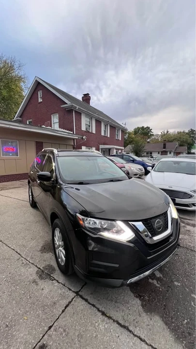 2017 Nissan Rogue - Image 3 of 17