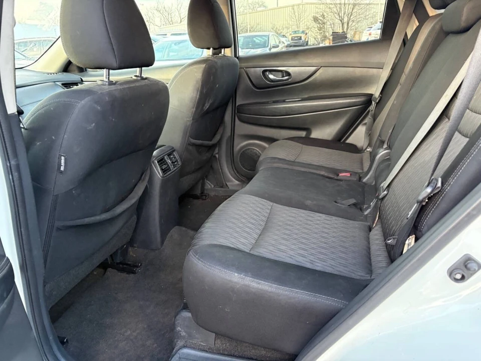 2017 Nissan Rogue - Image 7 of 9