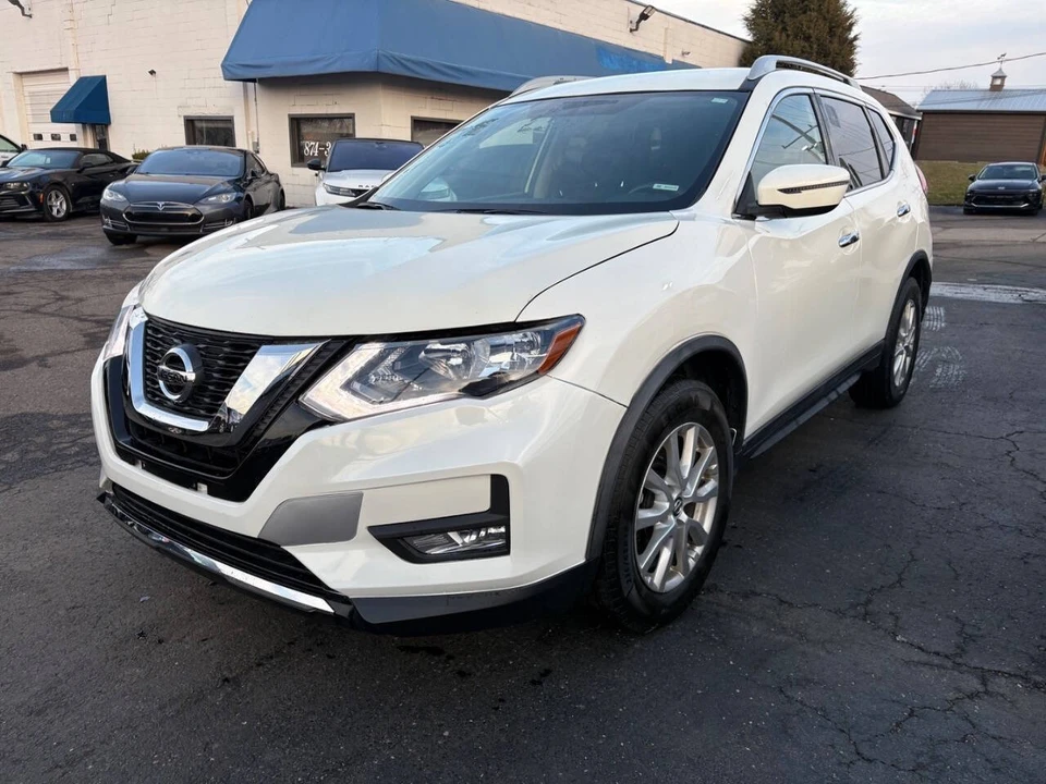 2017 Nissan Rogue - Image 3 of 9