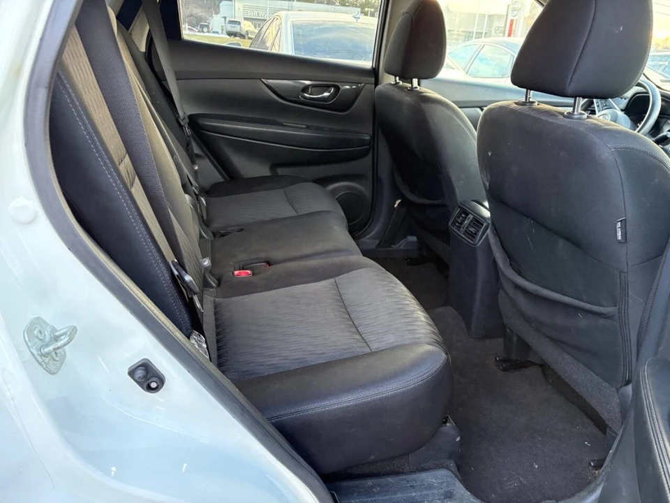 2017 Nissan Rogue - Image 9 of 9
