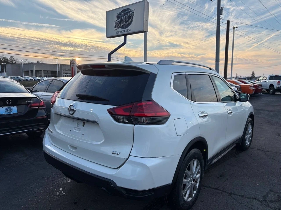 2017 Nissan Rogue - Image 4 of 9