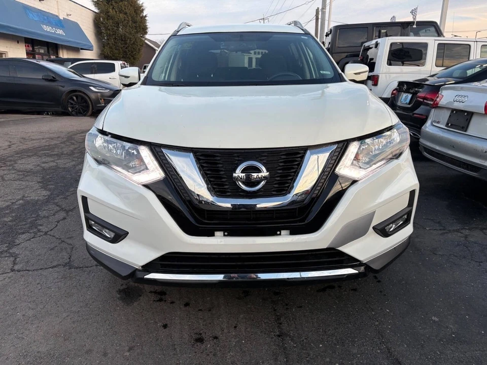 2017 Nissan Rogue - Image 2 of 9