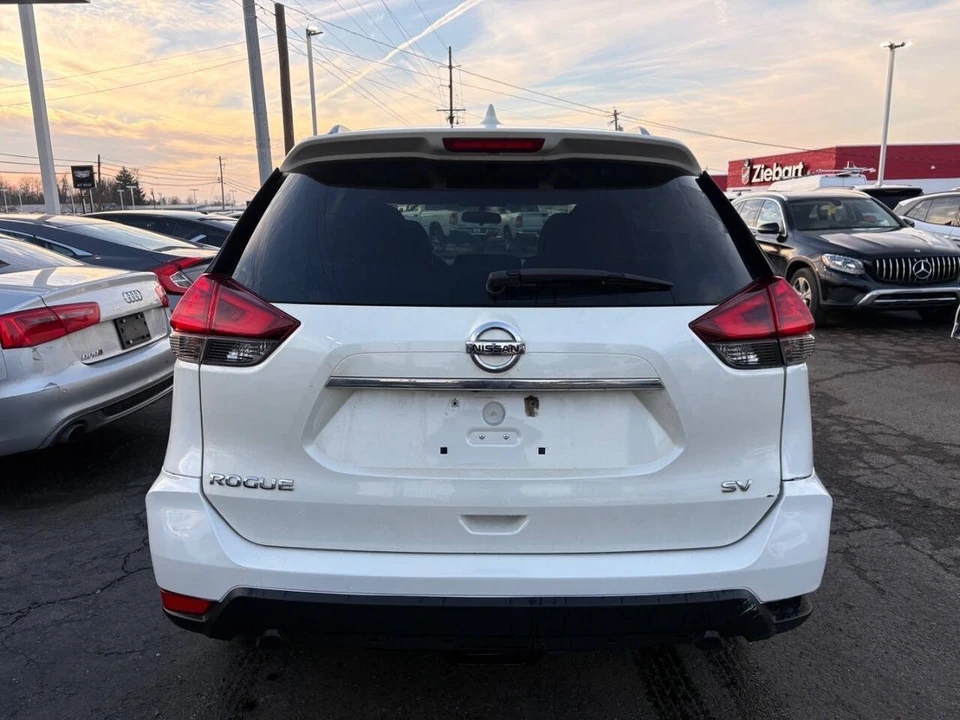 2017 Nissan Rogue - Image 5 of 9
