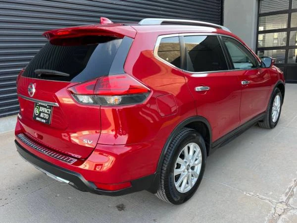 2017 Nissan Rogue - Image 11 of 21