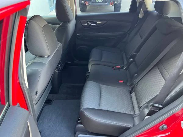 2017 Nissan Rogue - Image 17 of 21
