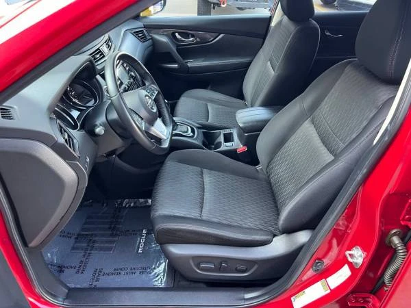 2017 Nissan Rogue - Image 15 of 21